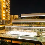 Ultra Lux Flat-great Locationb1